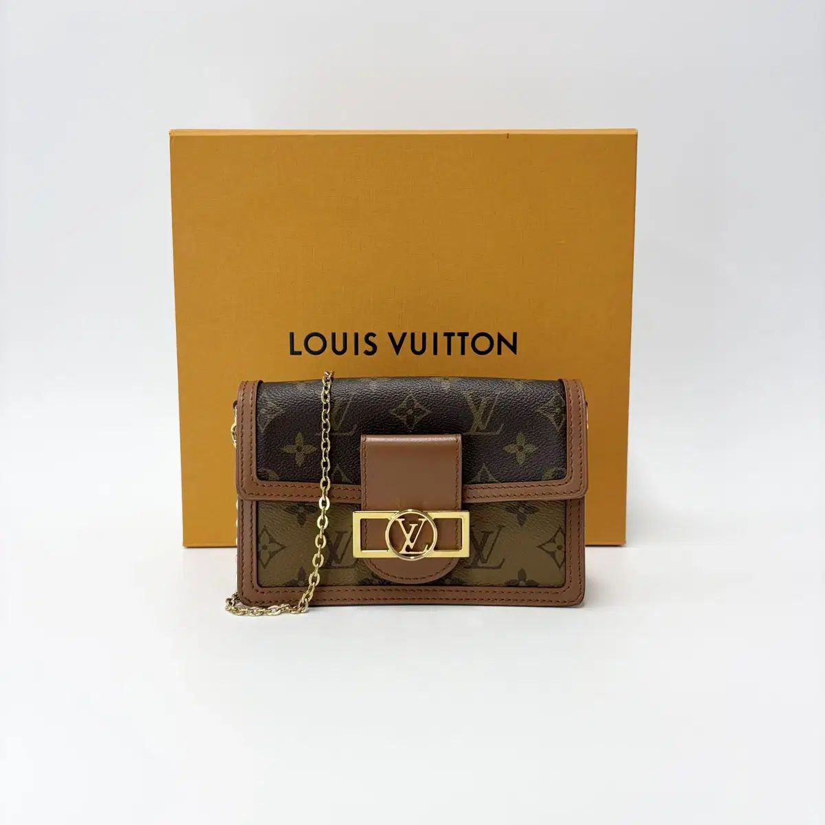 パピーズ Louis Vuitton ドーフィン モノグラム チェーン ウォレット