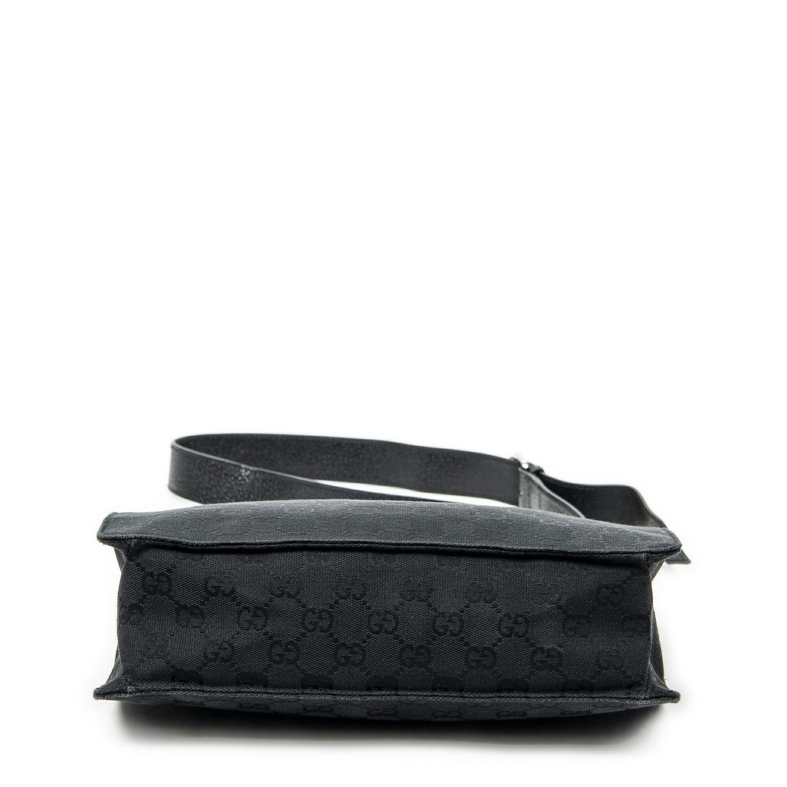 ショルダーバッグ黒GGキャンバスA