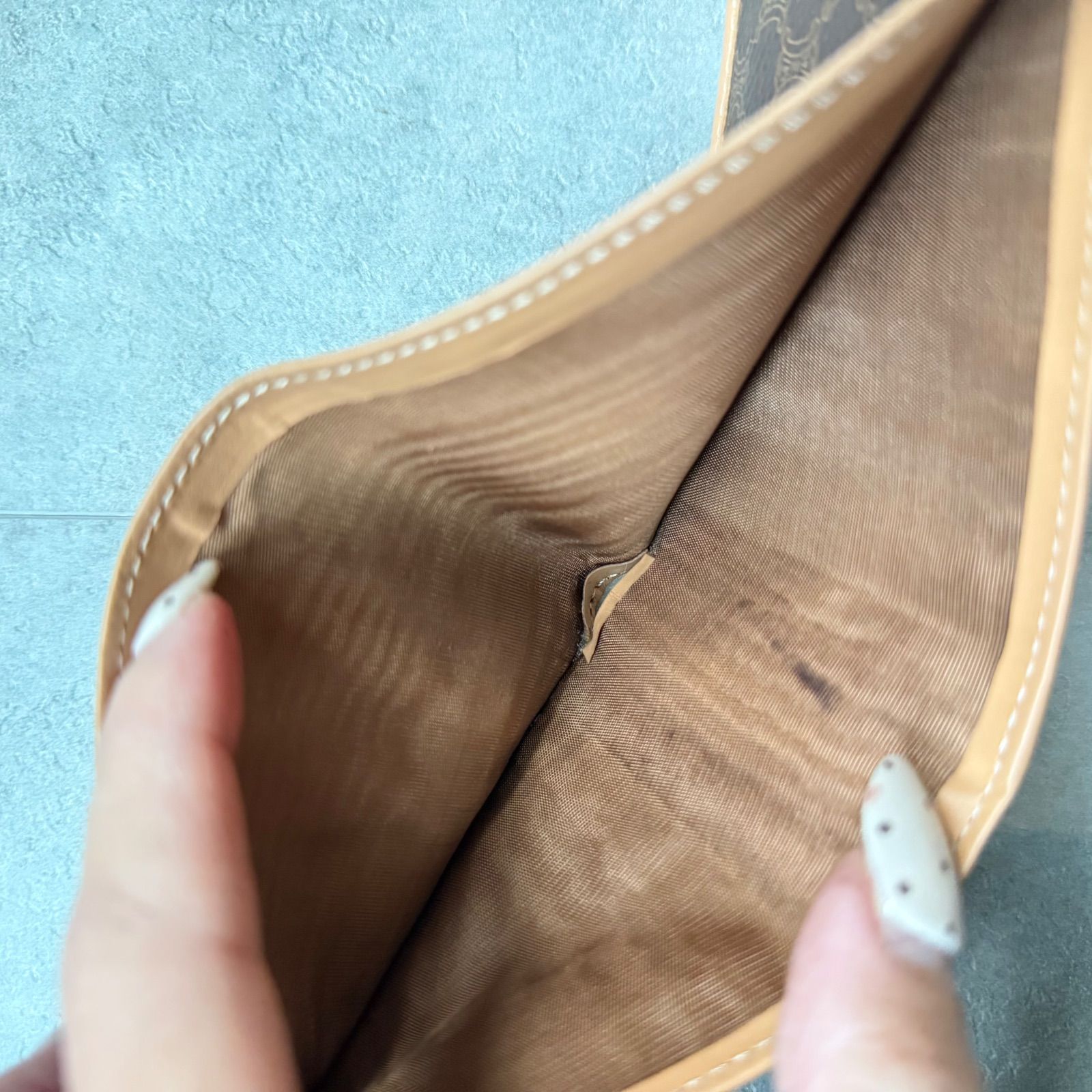 極美品 CELINE セリーヌ 二つ折り財布 マカダム柄 トリオンフ ブラウン