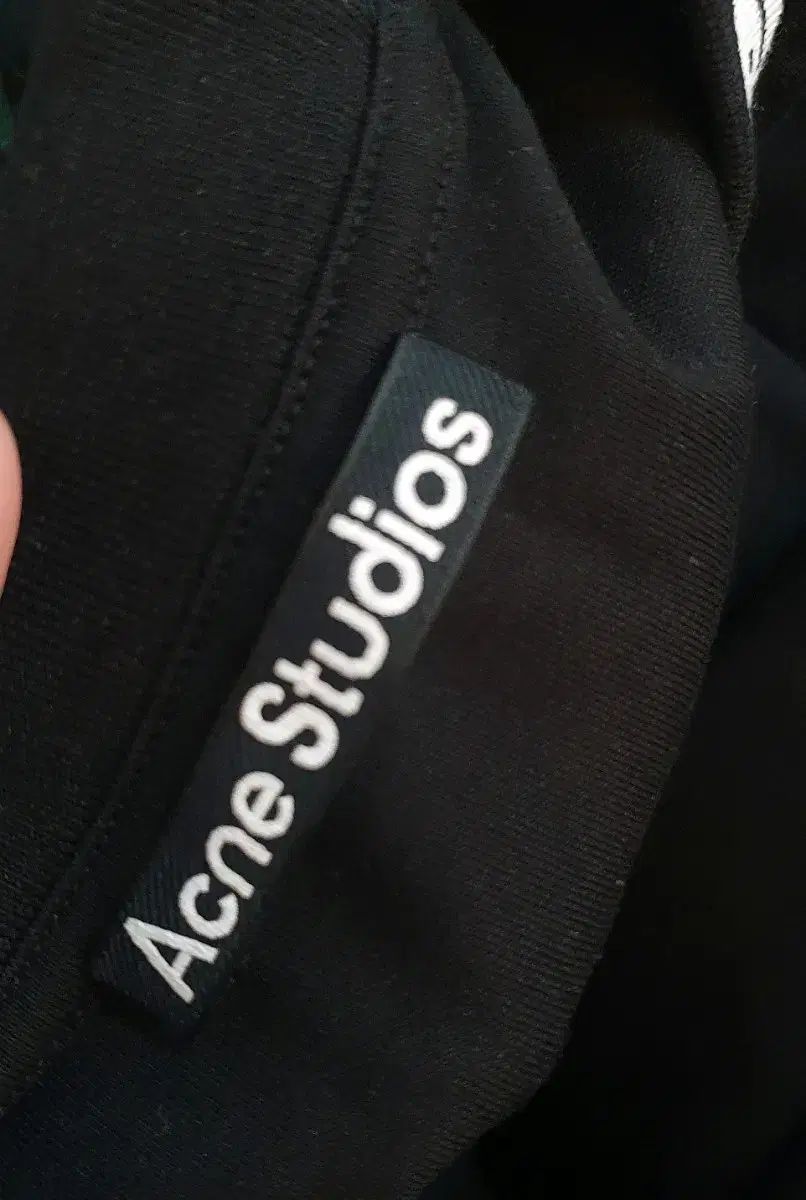  Acne Studios ブラック 半袖 Tシャツ M 半袖(Tシャツ) Tシャツ カットソー