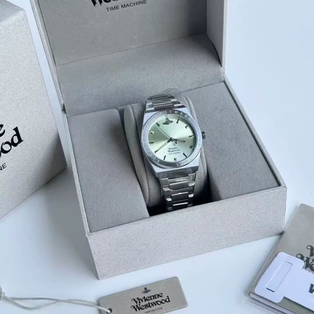 ヴィヴィアン ウエストウッド ミント グリーン 34 mm 時計