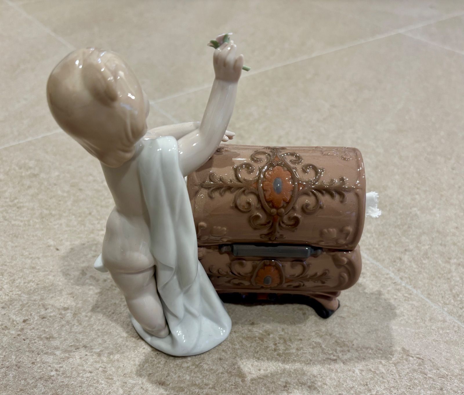 陶器フィギュリン