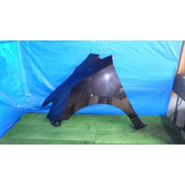 エルグランド DBA PNE 52 左Fフェンダー