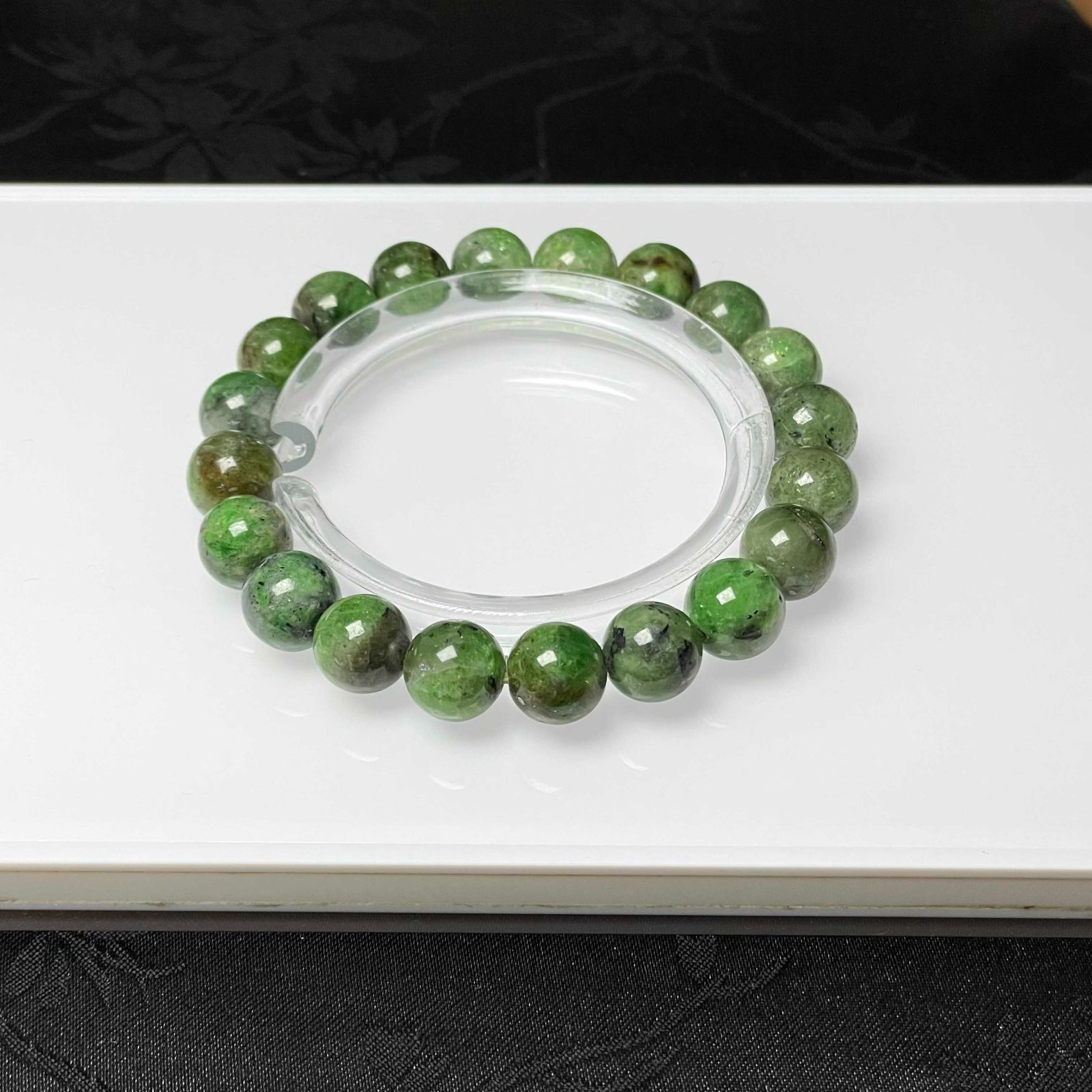 EU製 グリーンガーネット パワーストーン ブレスレット天 然石 幸運 お守り プレゼント 9.4-9.8 mm ZZ 1755