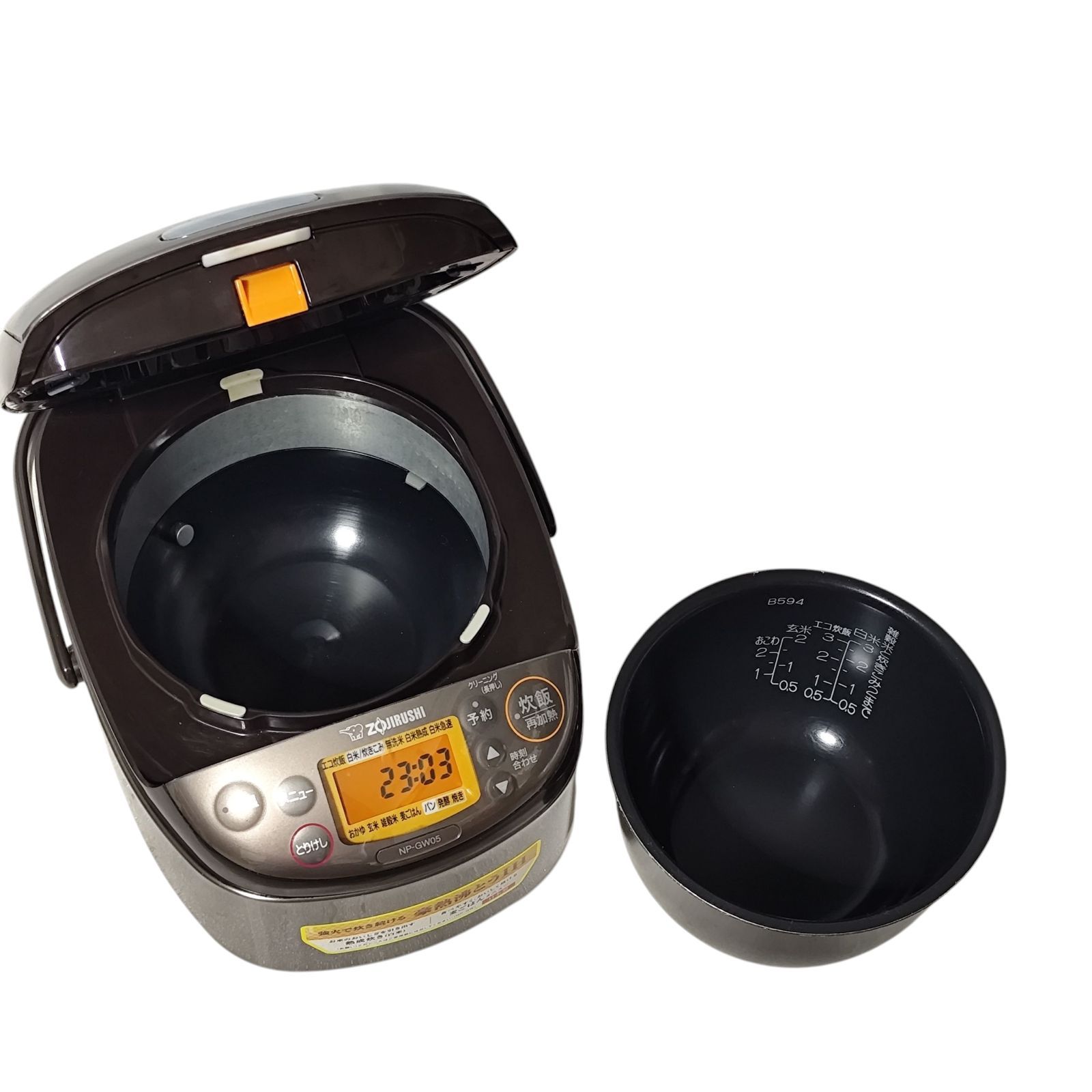 管理番号3266 象印マホービン 炊飯器 3合 一人暮らし 小容量 め炊き IHタイプ 保温30時間 ステンレスブラウン NP GW 05 XT