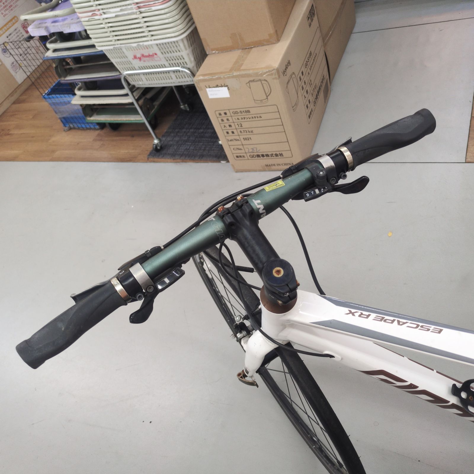 J515 ★サビキズ有り★クロスバイク★GIANT ESCAPE RX★2×9段★700×28C J515 ☆サビキズ有り☆クロスバイク☆GIANT ESCAPE RX☆2×9段☆700×28C