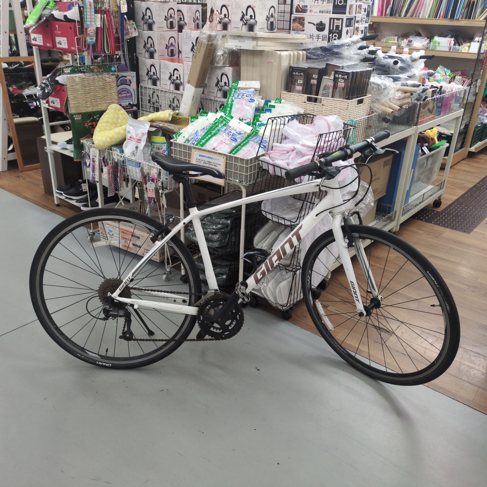 J515 ★サビキズ有り★クロスバイク★GIANT ESCAPE RX★2×9段★700×28C J515 ☆サビキズ有り☆クロスバイク☆GIANT ESCAPE RX☆2×9段☆700×28C