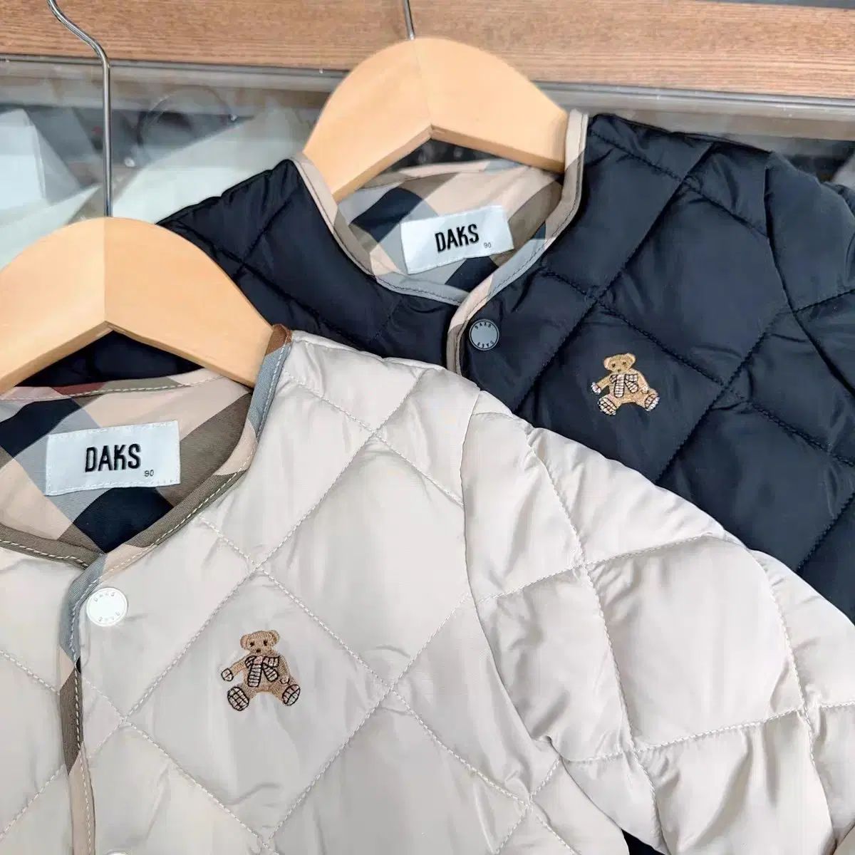 新 ダックスベイビー CHECK ポケット軽量ダウンアウター ベージュ