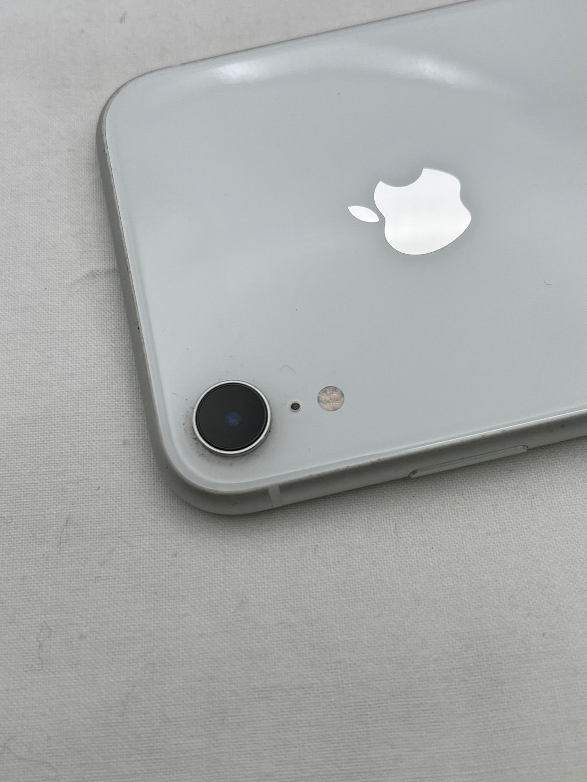 Apple iPhone XR ホワイト iPhone XR 64GB ホワイト Aランク｜中古スマホ・タブレットの公式