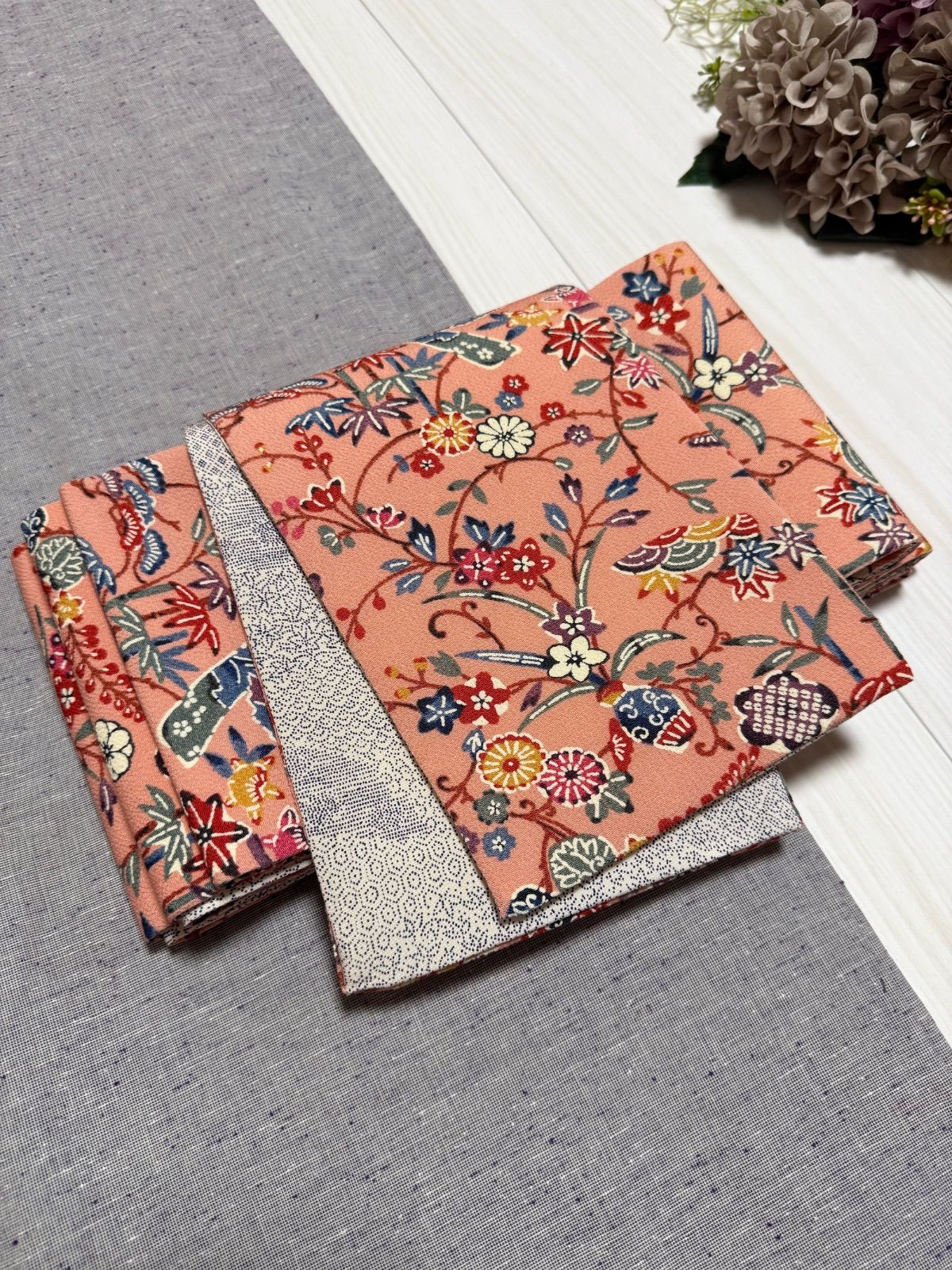 273号 半幅帯 紅型 ピンク 江戸小紋 寄せ柄 アイボリー 正絹 リバーシブル ︎同じ生地は2度と入荷しません 1点〜6点までの 商品 ︎