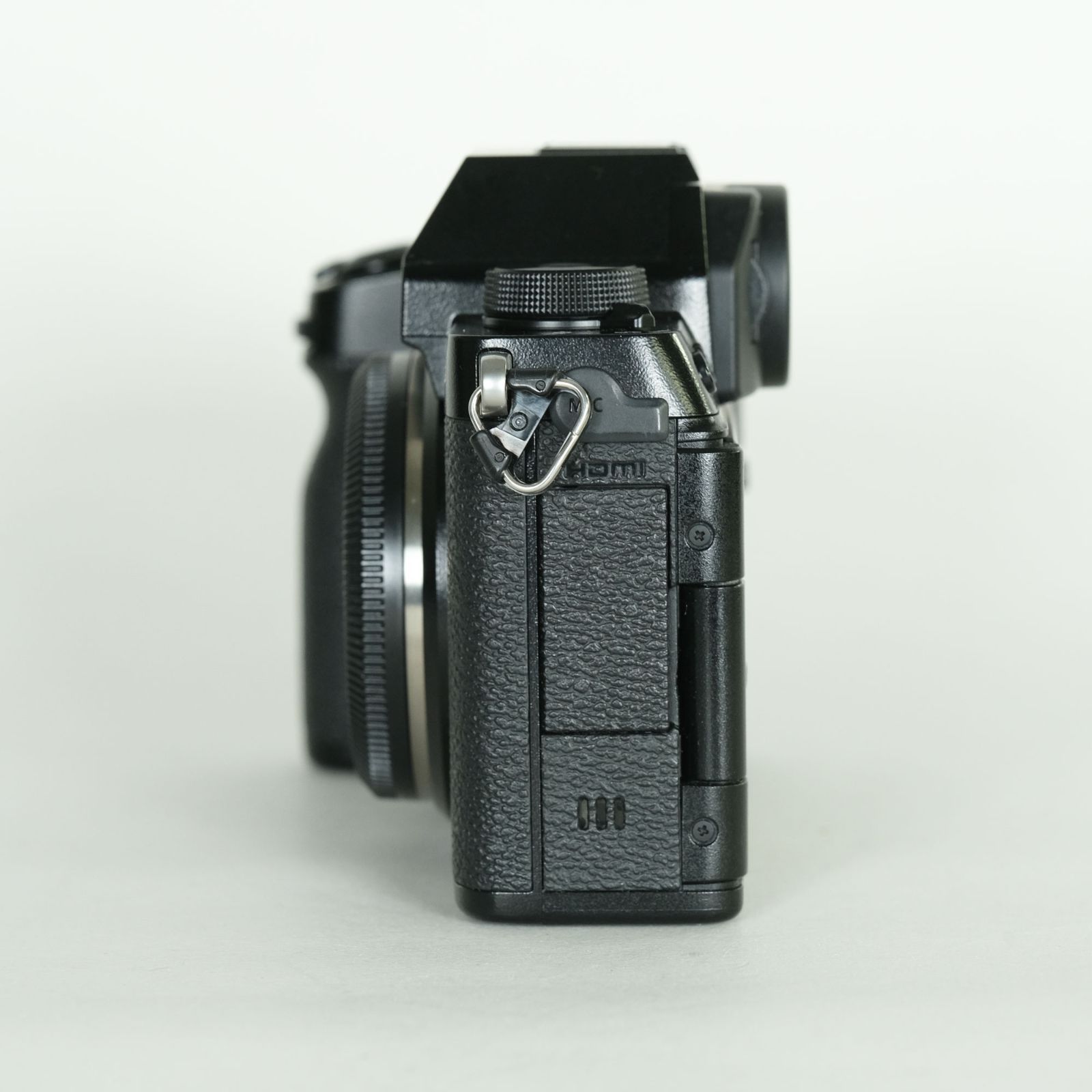 【美品】FUJIFILM X-S10 本体 バッテリー2個 美品 | シャッター数26,676回｜バッテリー2個付] FUJIFILM X-S10