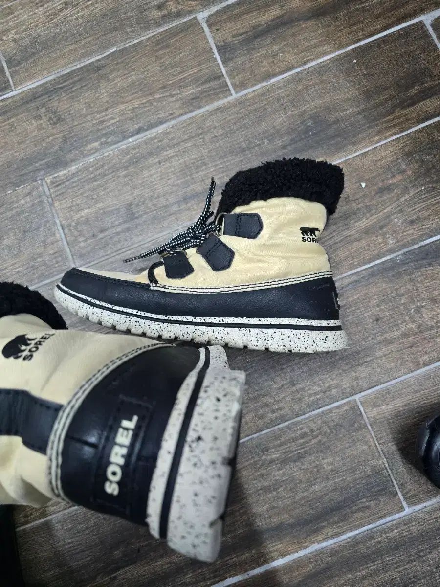 ソレル 防寒 ブーツ アイボリー ブラック レディース