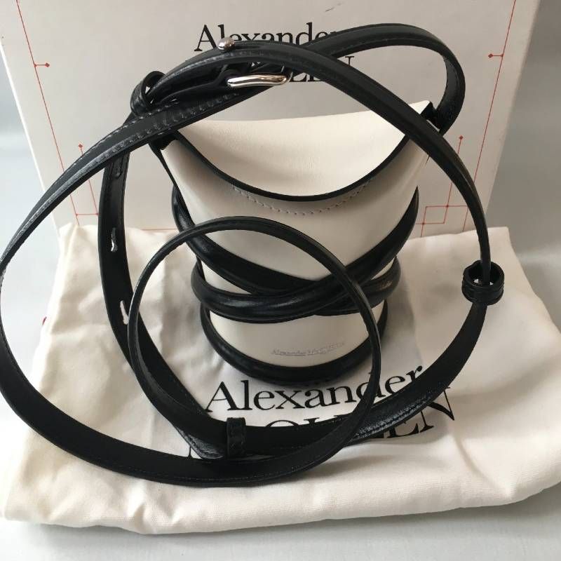 極美品 Alexander McQueenアレキサンダー・マックイーン ショルダー