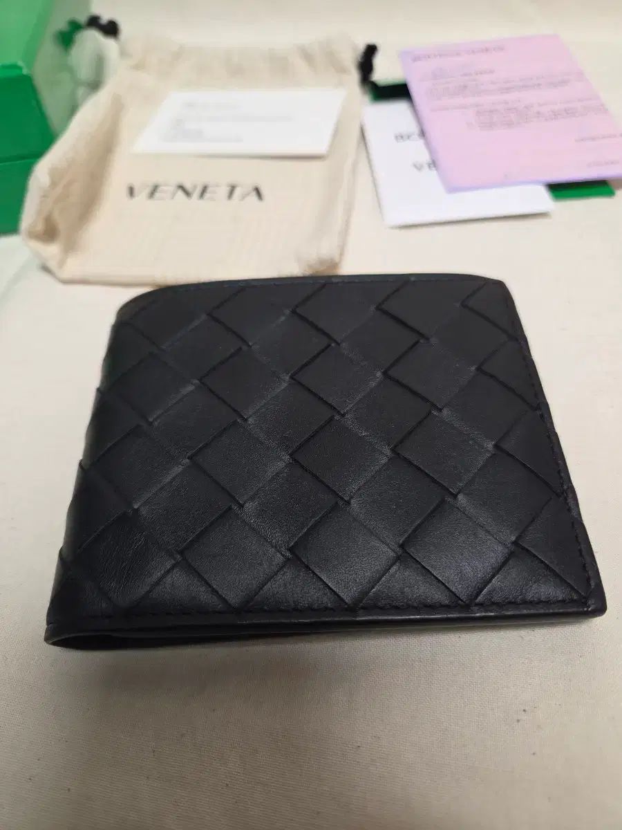 BOTTEGA VENETA ボッテガ ヴェネタ イントレチャート 二つ折り財布