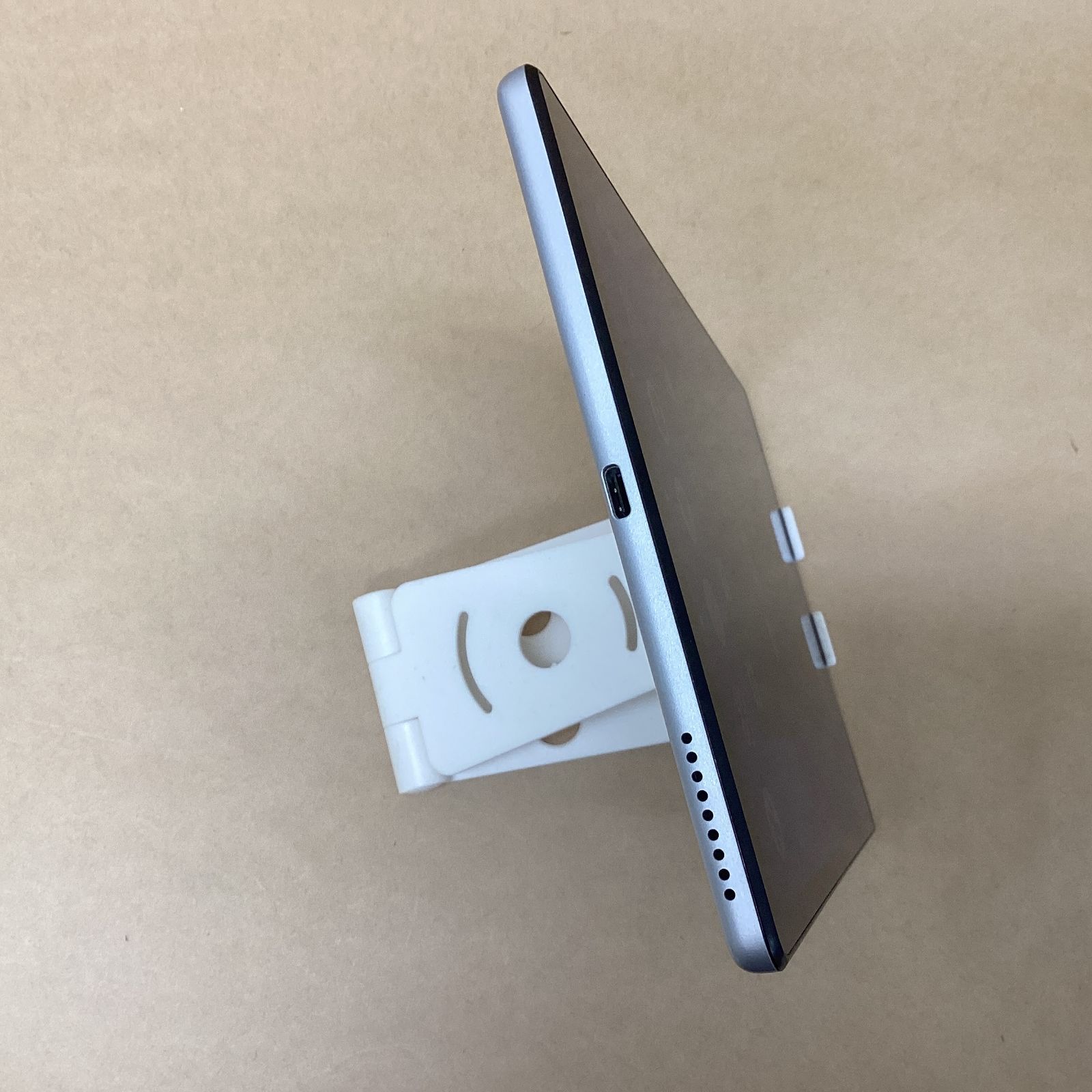 NEC タブレット LAVIE Tab E PC-TE510KAS MediaTek Helio P22T 2GB