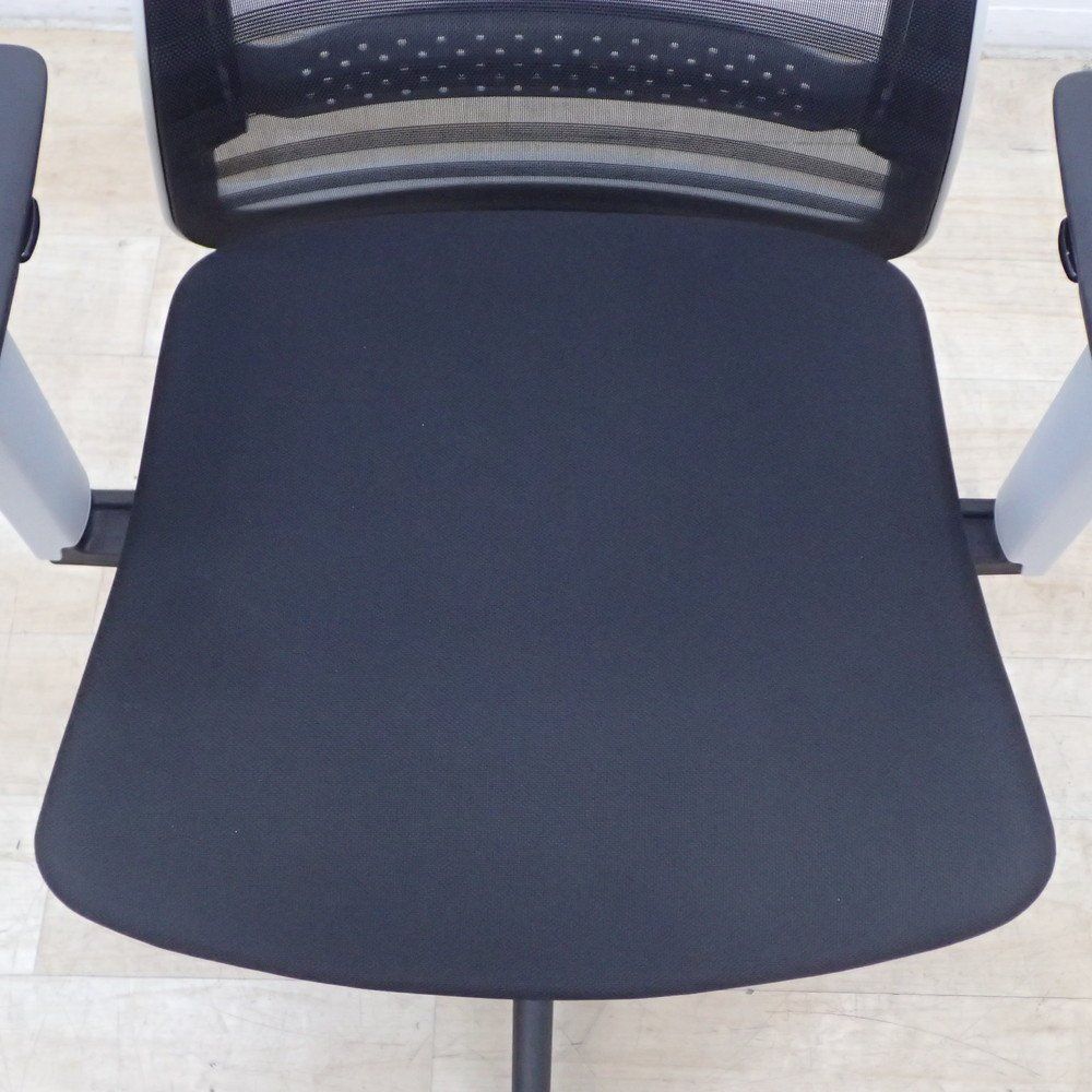 トニックチェア