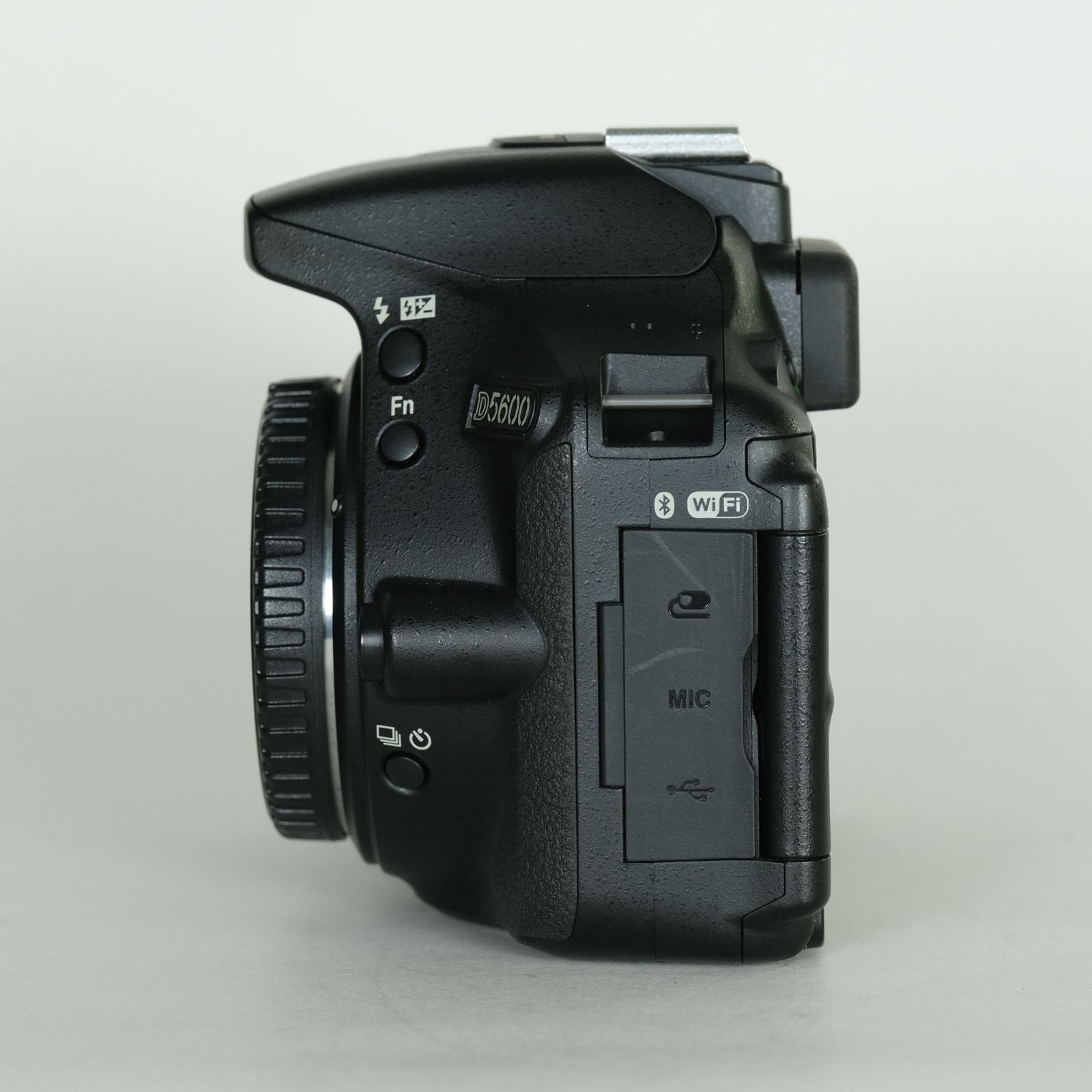 美品 | シャッター数4,530回] Nikon D5600 [ボディ] | Nikon Fマウント