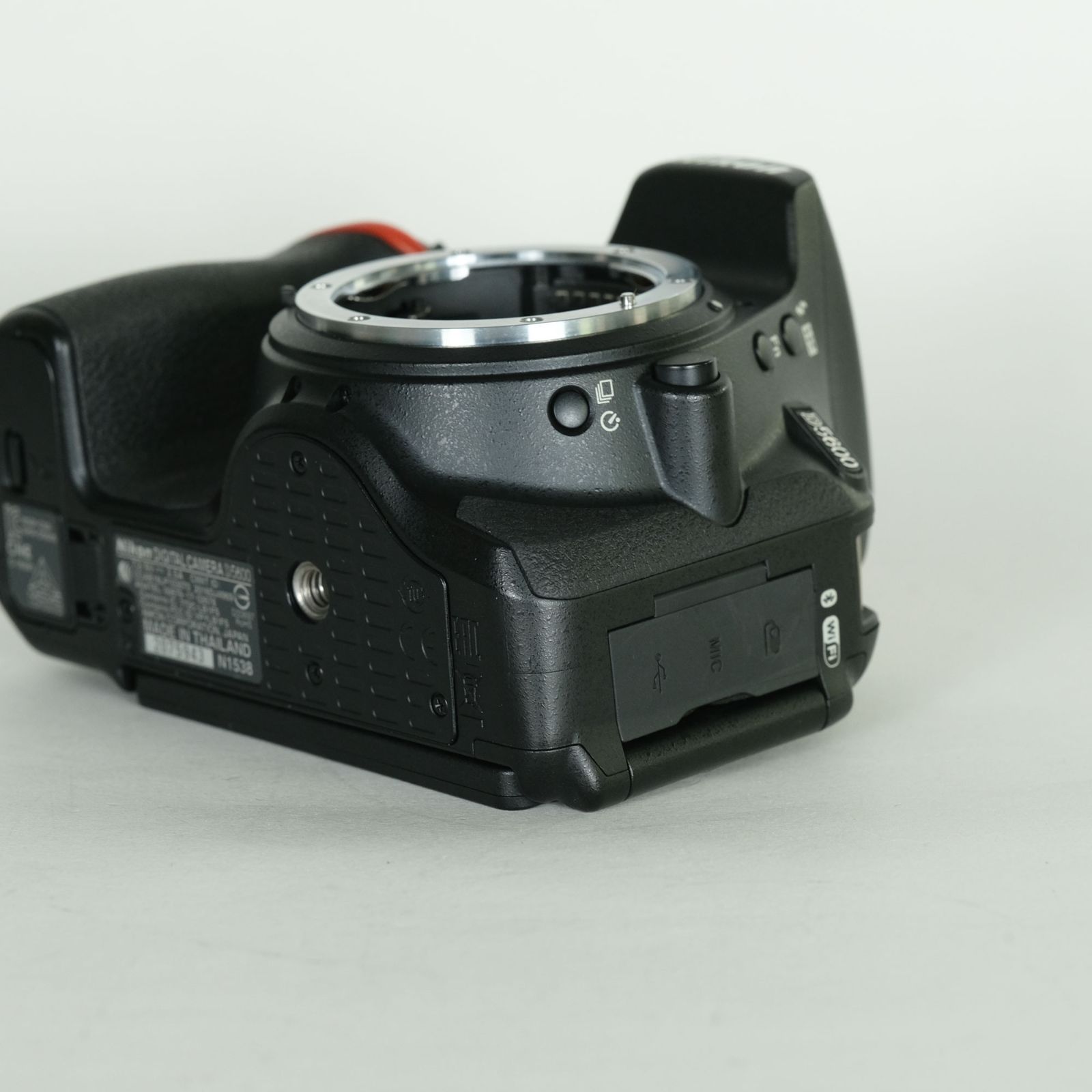 美品 | シャッター数4,530回] Nikon D5600 [ボディ] | Nikon Fマウント