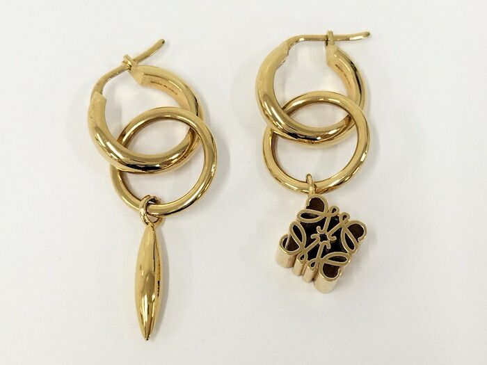 LOEWE ピアス アナグラム アシンメトリー メッキ ゴールド