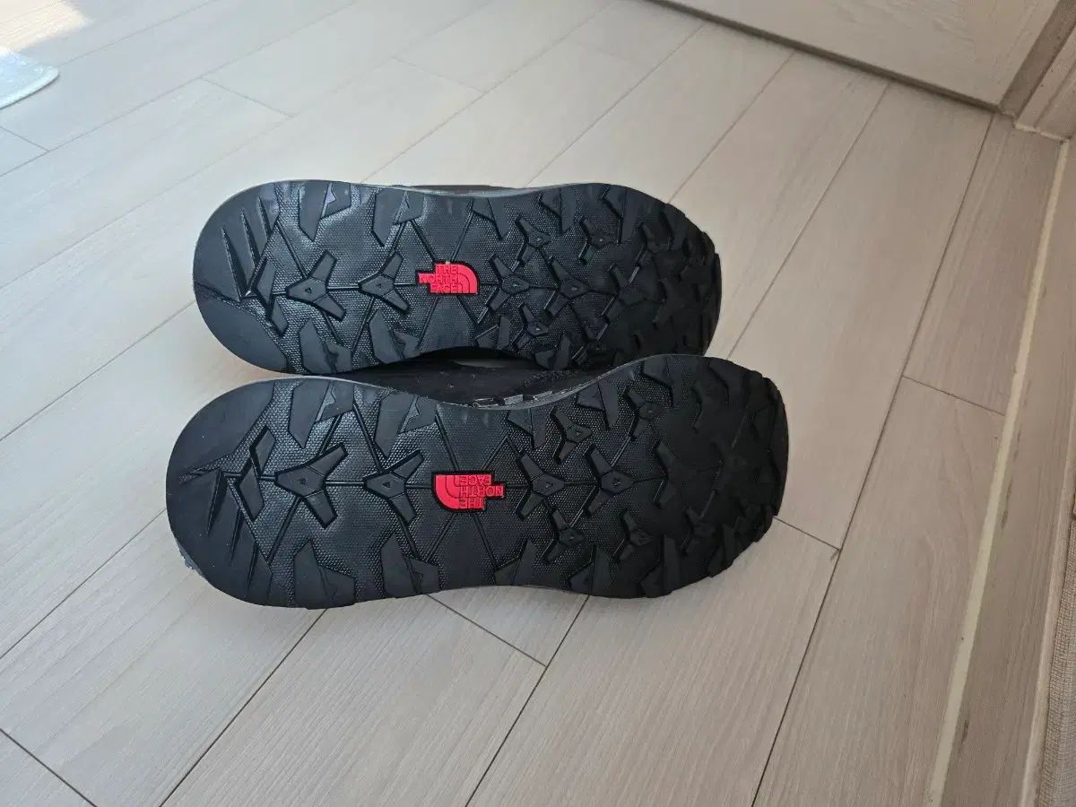  黒色 GORE-TEX 登山靴 BOA SYSTEM 250 登山靴 トレッキングシューズ アウトドアシューズ