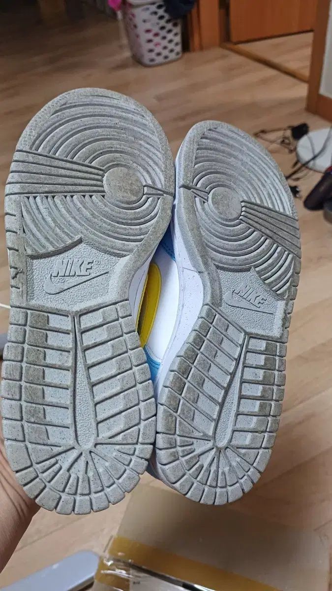  ナイキ ダンク ロー スカイ イェロー スウッシュ 235 mm フラットシューズ バレエシューズ パンプス