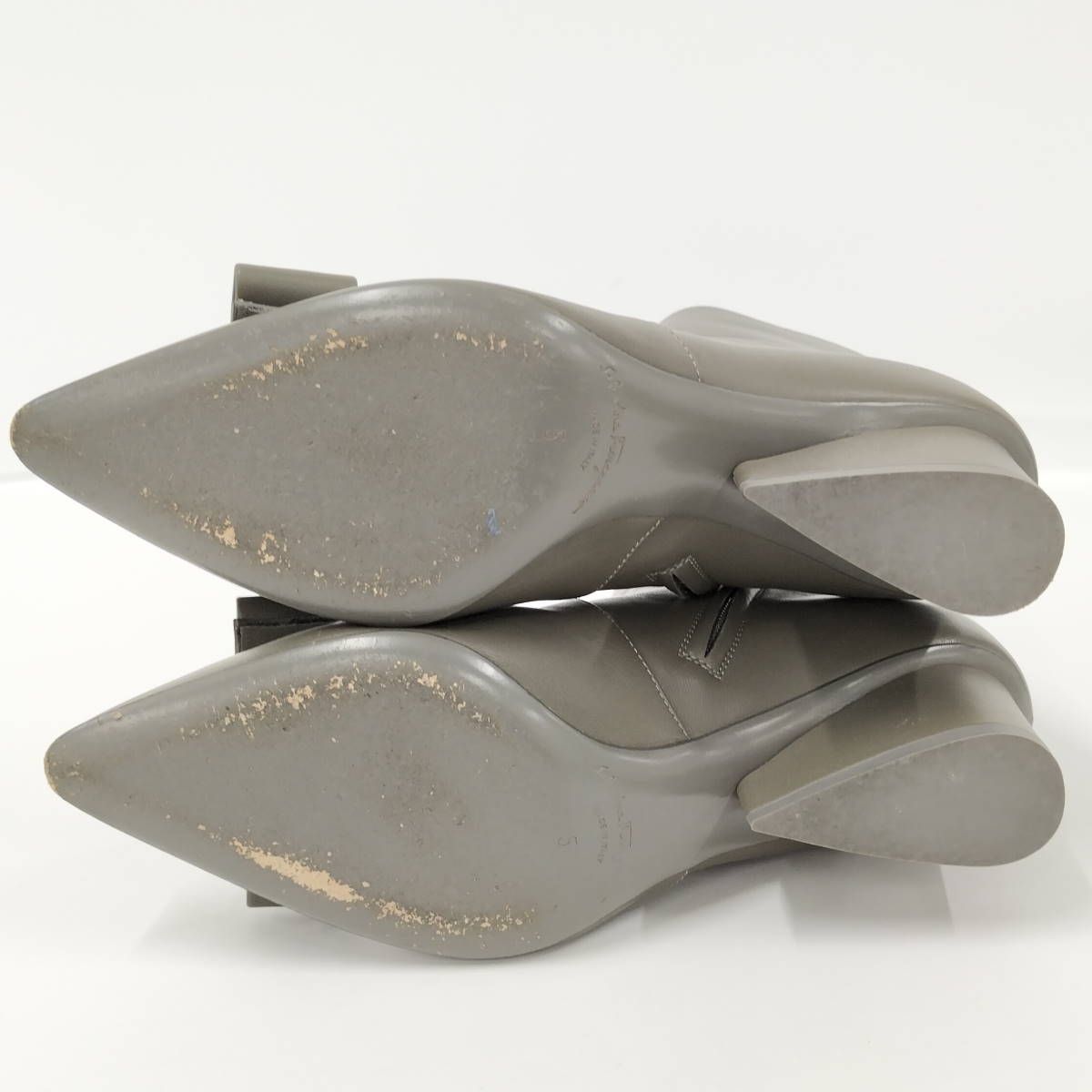  Salvatore Ferragamo ショートブーツ ヴァラリボン レザー グレー 表記サイズ5 その他 ブーツ