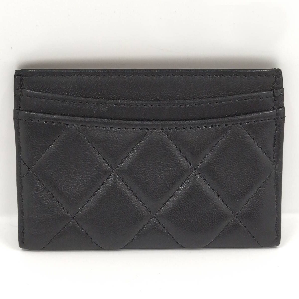  CHANEL クラシック カードケース カードホルダー マトラッセ レザー ブラック AP 0213 冬コーデ ダウンジャケット その他 小物