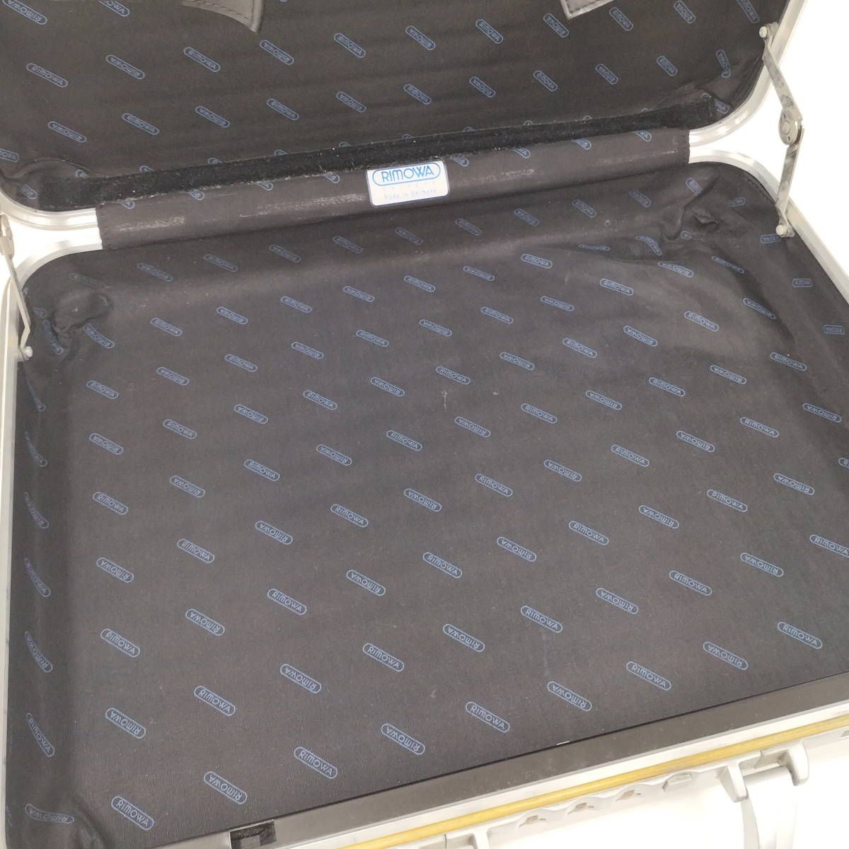 RIMOWA アタッシュケース トパーズ アルミ シルバー 12L - メルカリ
