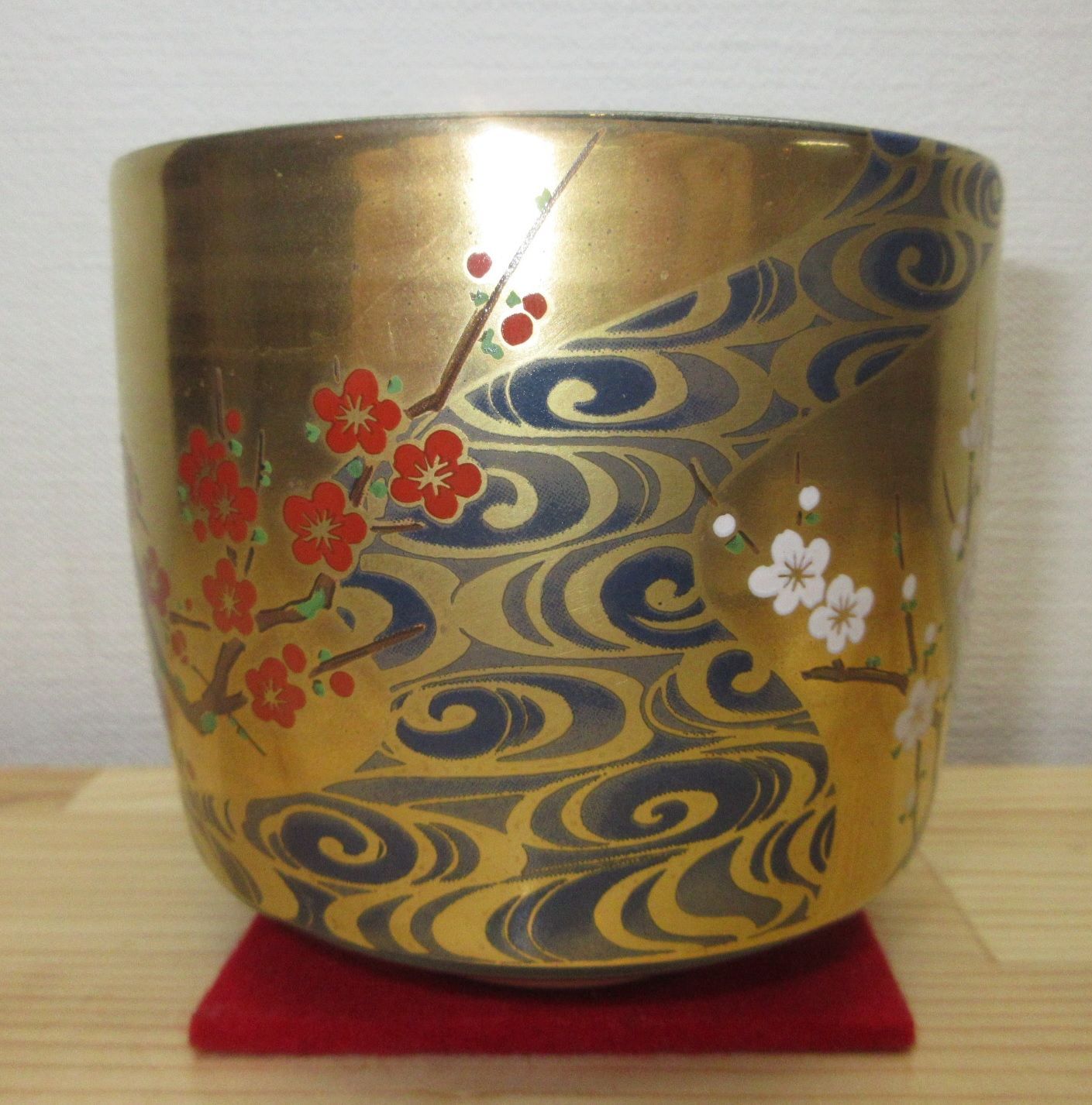 送料込【逢絢亭・新品】茶道具 茶碗 美濃焼 薩摩写 紅葉の図 宮地英香 紙箱入り 逢絢亭・新品】茶道具 筒茶碗 美濃焼 光琳写 紅白梅の絵 宮地英香 紙箱