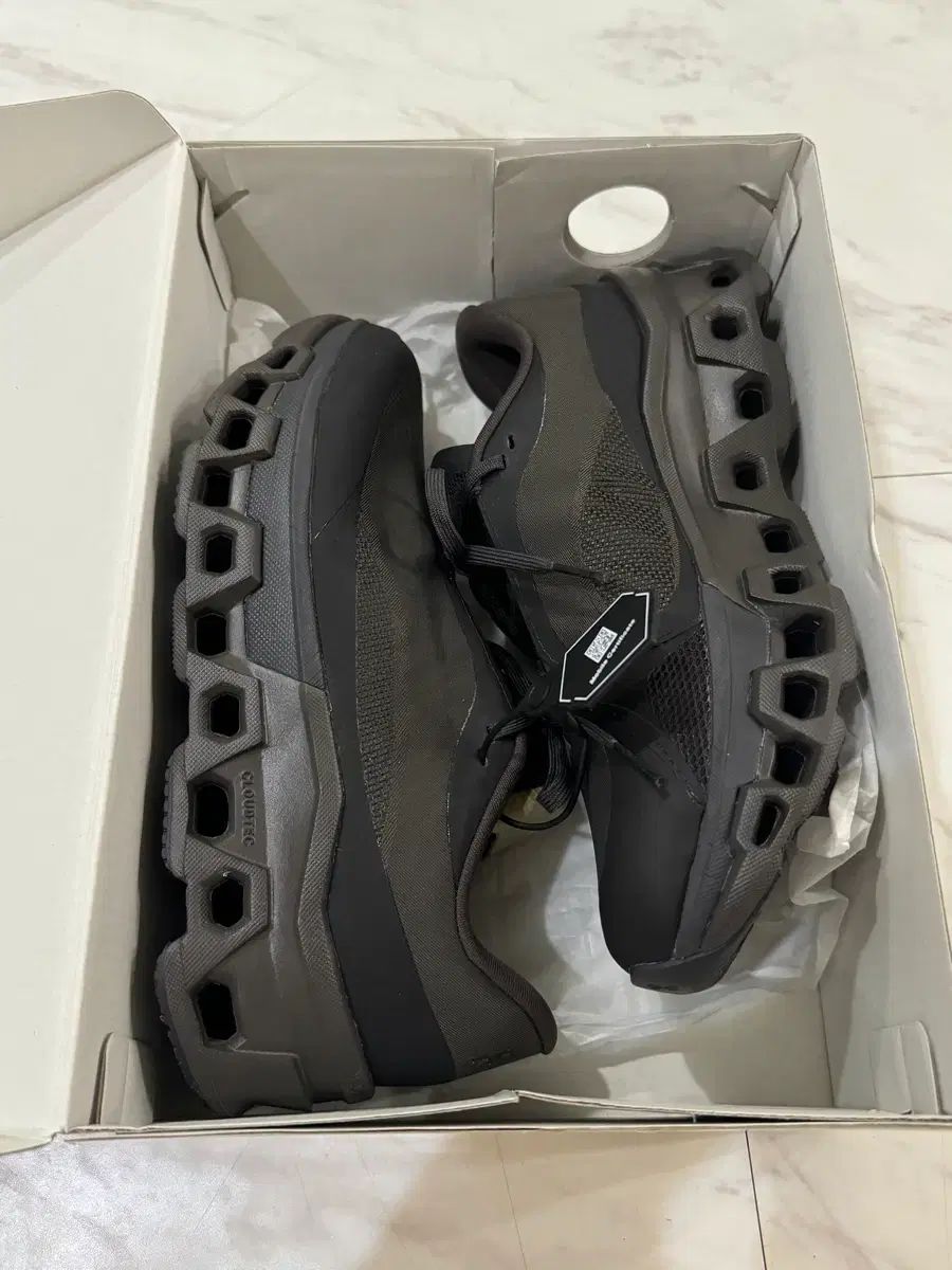 パフ オンランニング クラウド MONSTER 2 ソーン ブラウン w 260