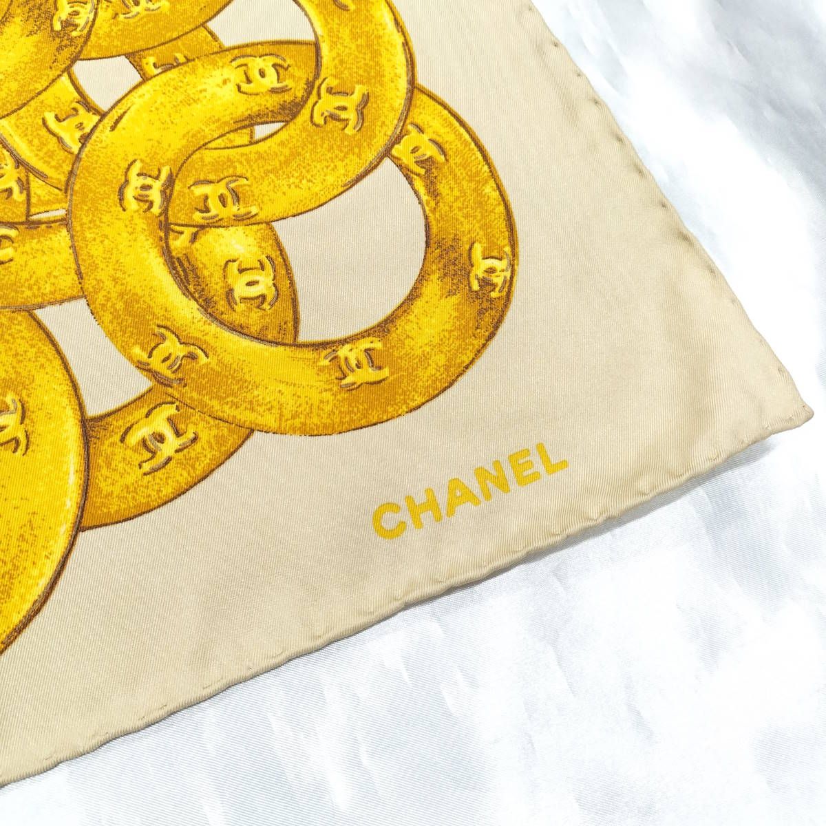 CHANEL 大判スカーフ チェーン プリント シルク100％ ベージュ系
