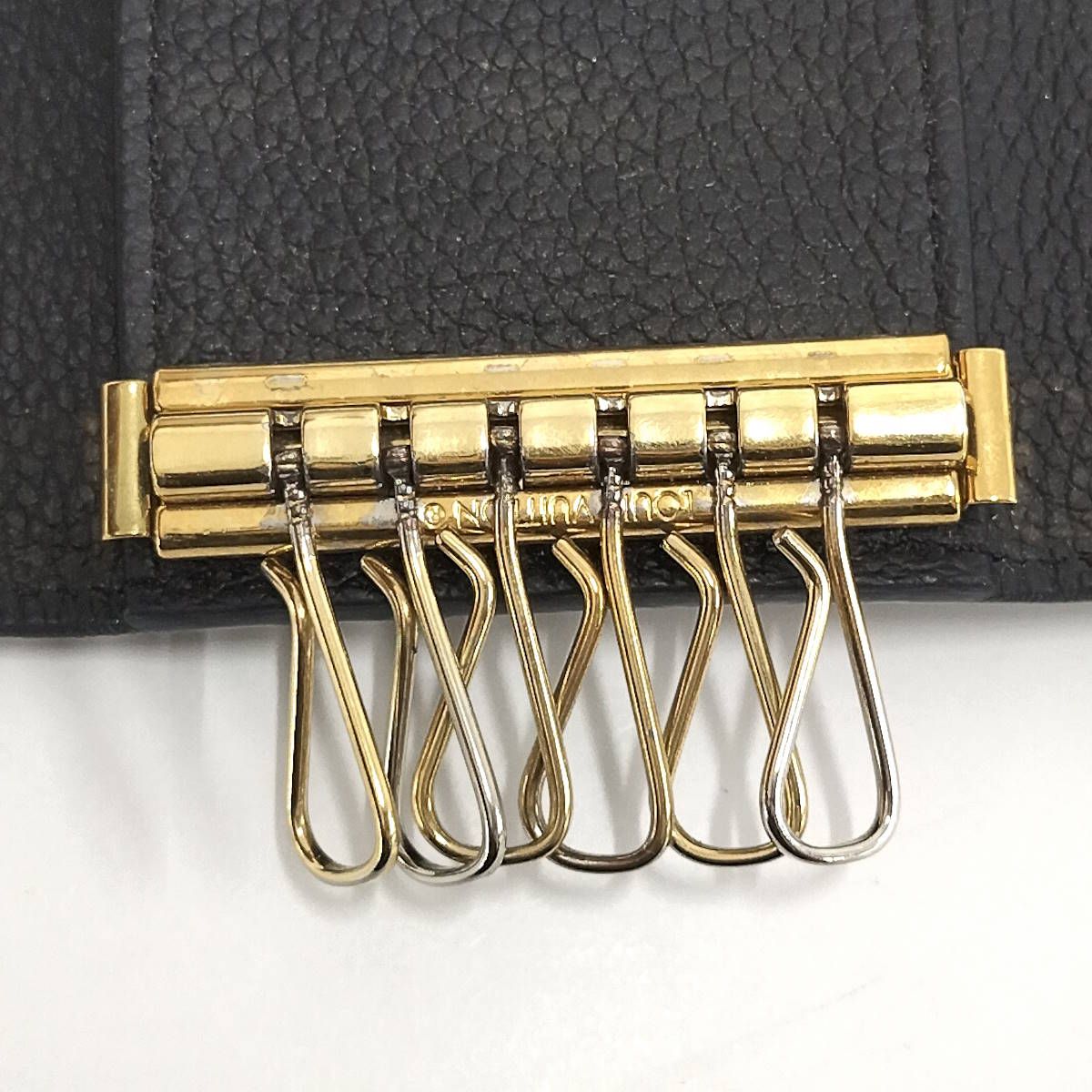 VUITTON ミュルティク6