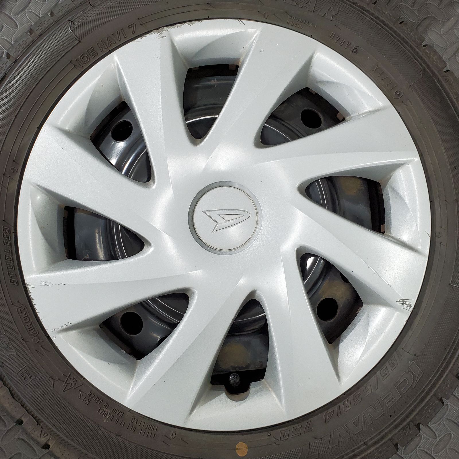 スタッドレスタイヤ