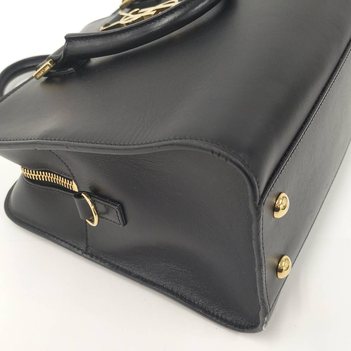 Saint Laurent ベイビーカバス ハンドバッグ レザー ブラック 568853