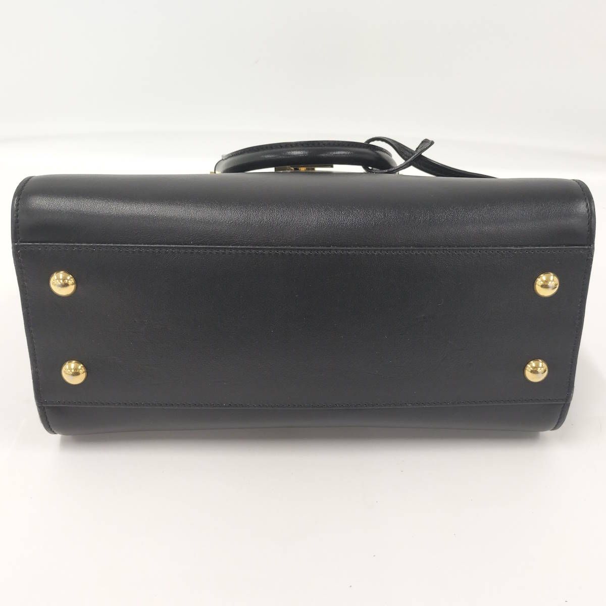 Saint Laurent ベイビーカバス ハンドバッグ レザー ブラック 568853