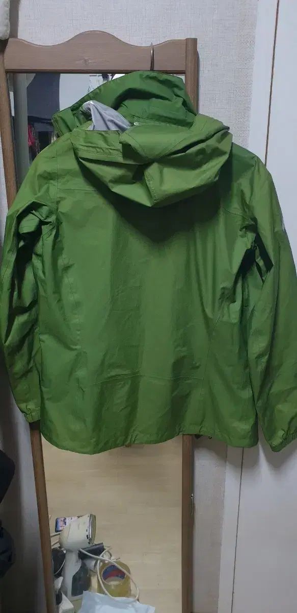 モンベル ウォーターProof ウィンドブレーカー 100