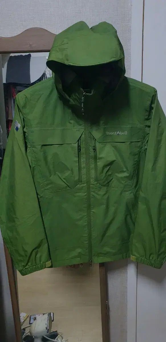 モンベル ウォーターProof ウィンドブレーカー 100