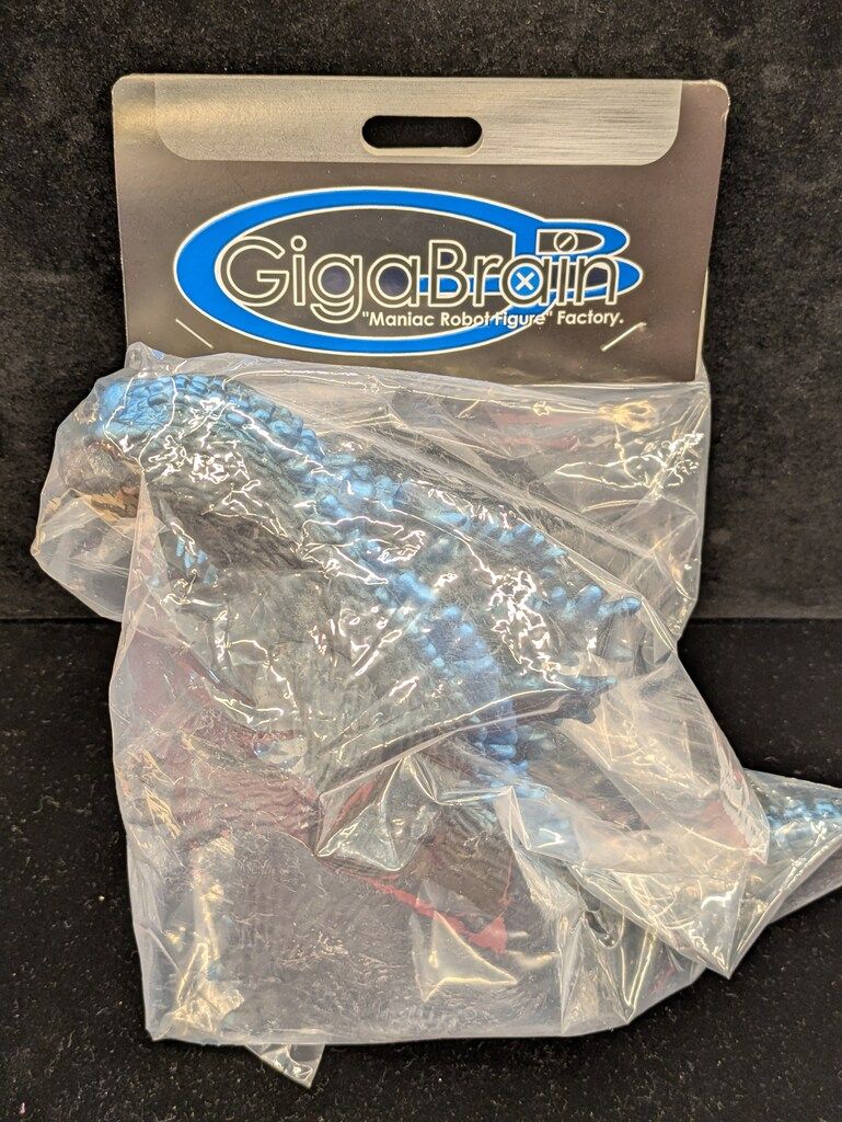 ギガブレイン キンゴジ 黒成型 背びれ銀 メタブルー 目金 黒目なし