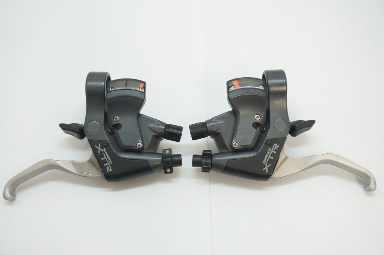 DULTON DESIGNED BY VASU SASAMOTOダルトン 一脚