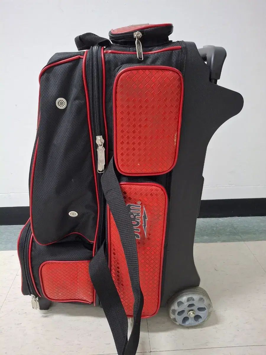 ボーリングバッグ 最高A級 ストームレッドボーリング 4ポートローラーバッグ ボーリングボール 収納