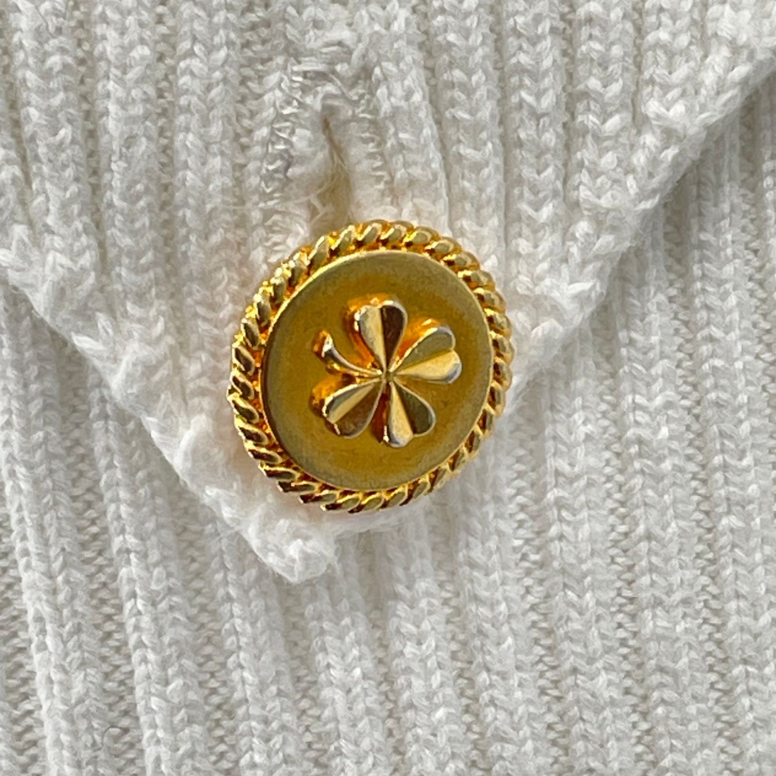 CHANEL シャネル Tシャツ ニット ココマーク 金ボタン ホワイト 春コーデ タイトスカート