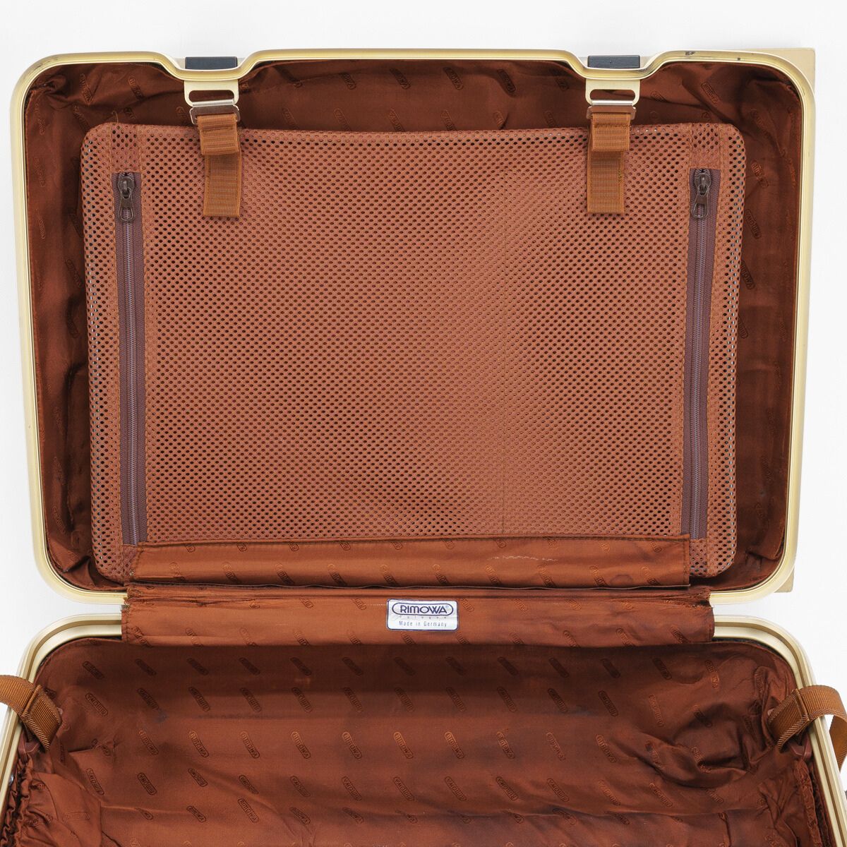 RIMOWA リモワ 35L トパーズ　機内持ち込み 2輪　高級感あるゴールド RIMOWA リモワ TOPAS トパーズ 35L 機内持ち込み 2輪 TSAロックベルト