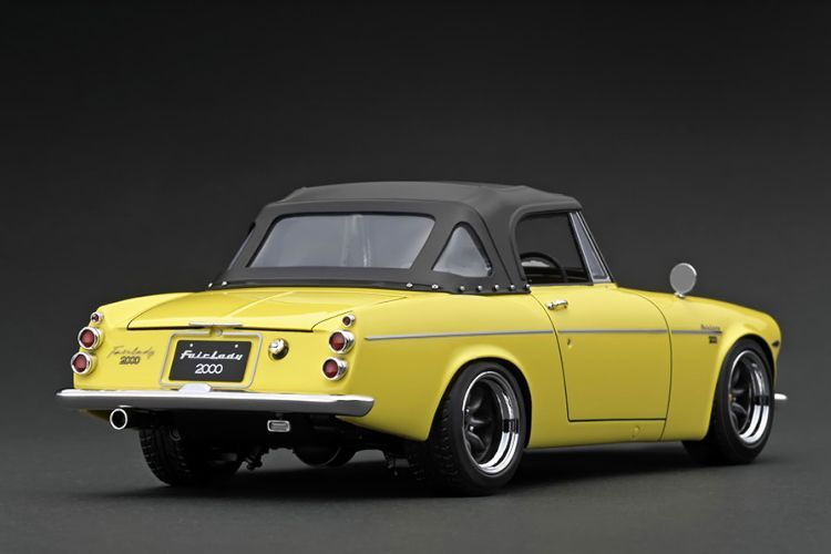 イグニッションモデル 1/18 ダットサン フェアレディ 2000 SR311
