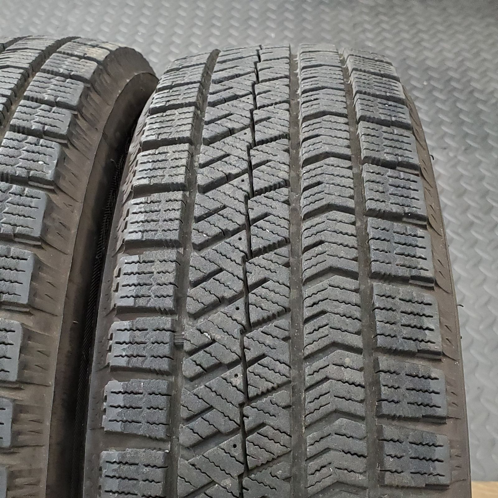 スタッドレスタイヤ 1248