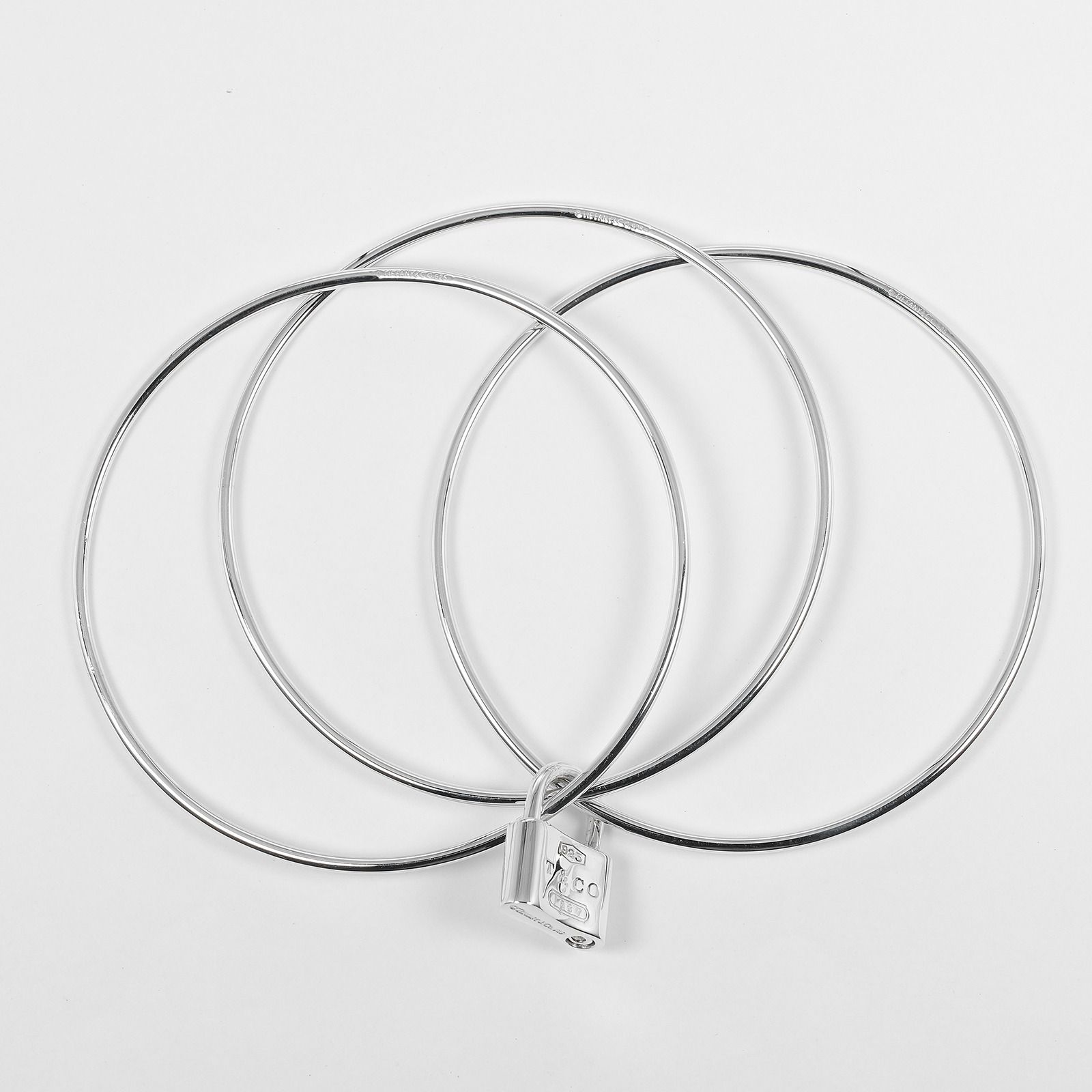 ティファニー　シルバー925 バングル　３連　ハートチャーム TIFFANY＆CO ティファニー ハートチャーム 3連 バングル シルバー 23.2