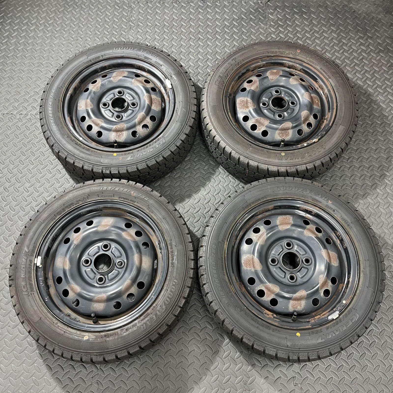 22年製 155 65 R 14 グッドイヤー アイスナビ7 ダイハツ ミラ ムーヴ タント スタッドレスタイヤ 1249 E