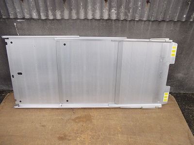 一部地域を除く 三つ折りアルミスロ プ 品番不明 TS 25 1126 01