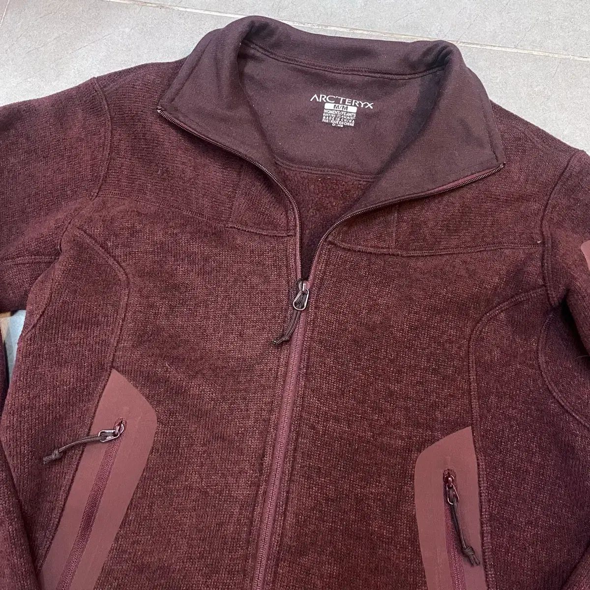 アークテリクス フリース バーガンディ