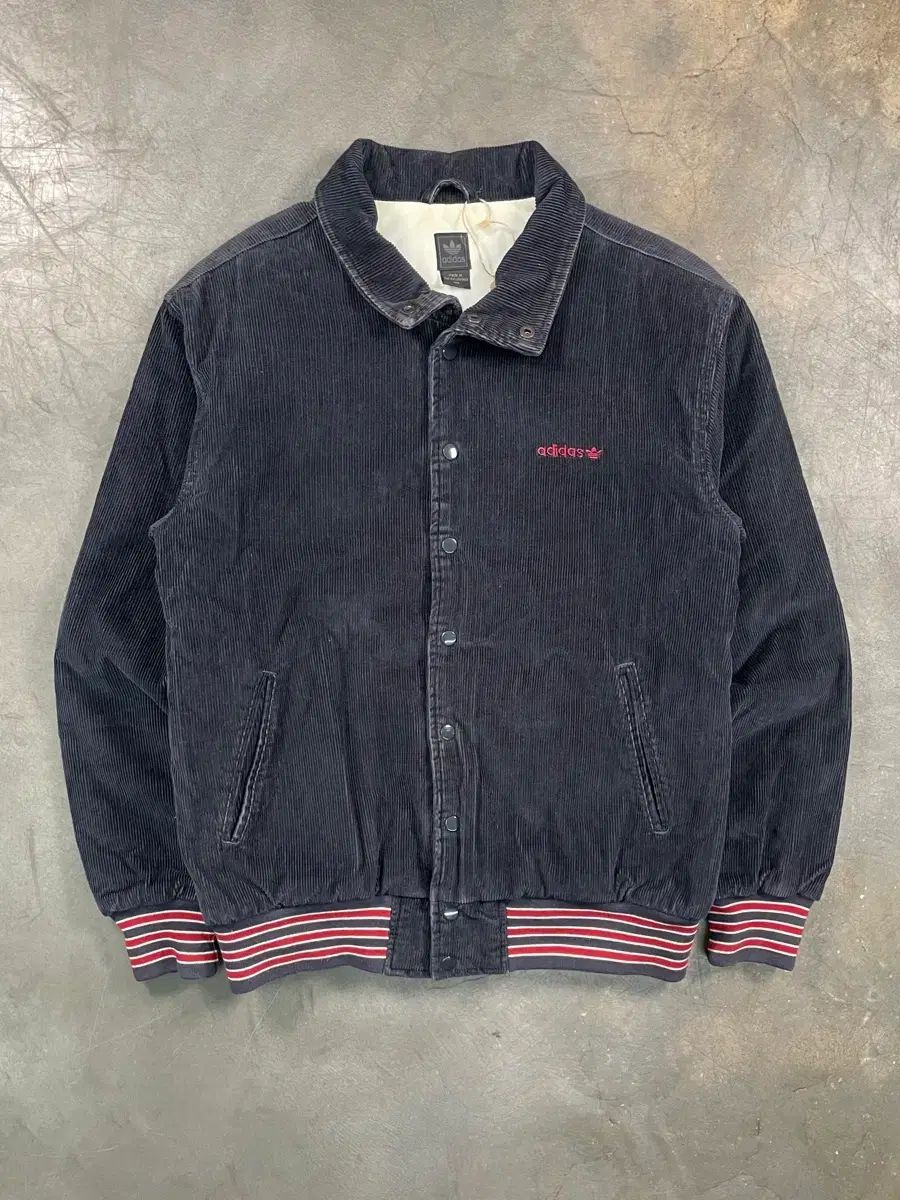 アディダス コーデュロイ スタジャン ジャケット