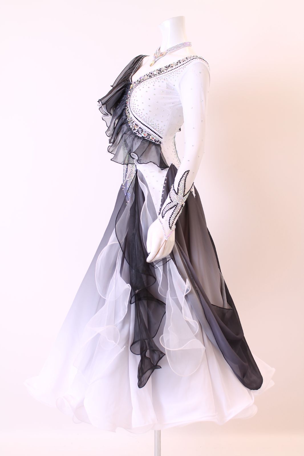 ロングドレス 白×グレー Ｍサイズ コンテスト 発表会 パーティ ナイトロングドレス オーダーメイド対応可 ドレス ダンス衣装 社交ダンス ダンス バレエ